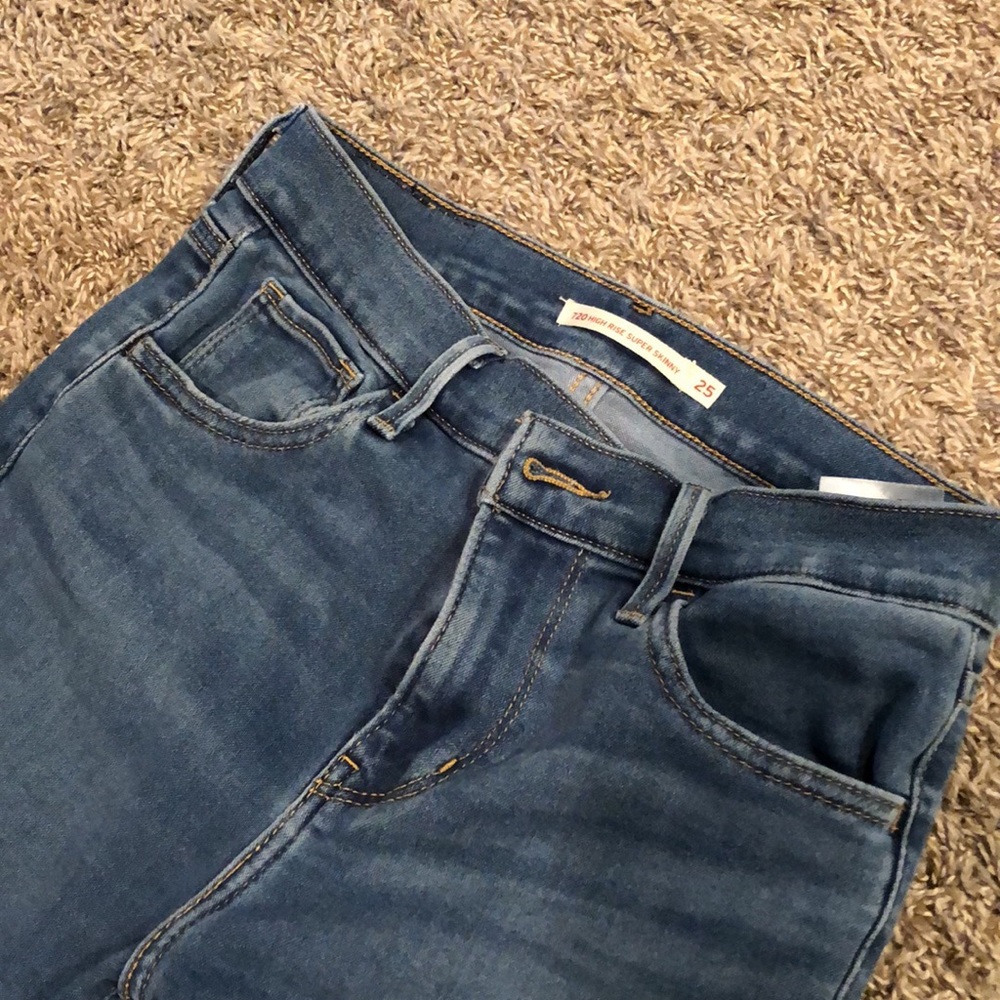 720 High Rise Super Skinny Levi Jeans - Picture 2 of 4